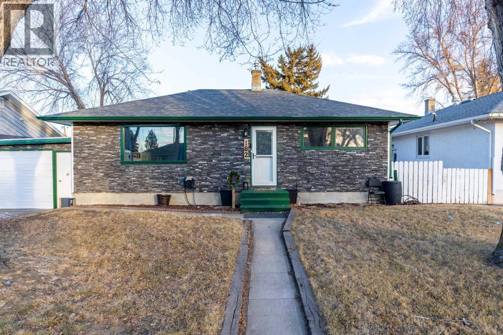 182 Mitchell Crescent Northwest