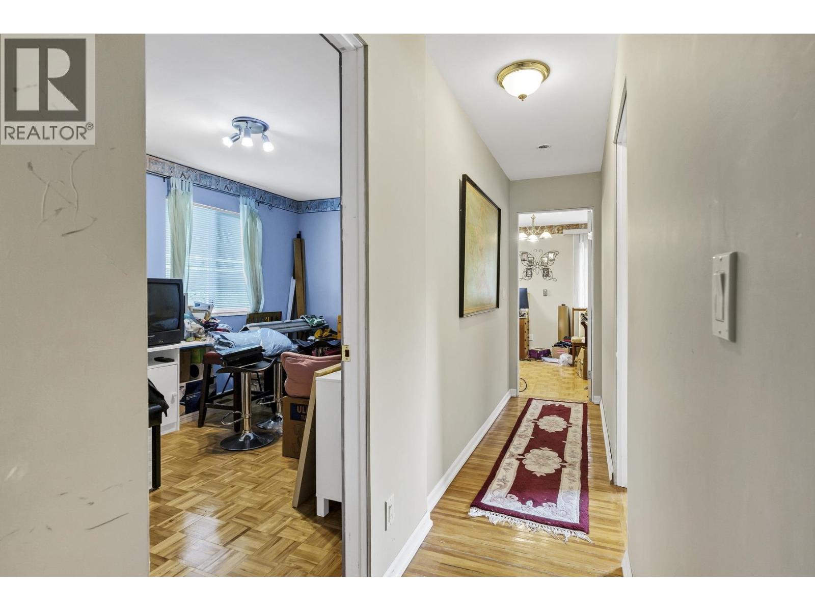 4582 WOODGREEN COURT, West Vancouver