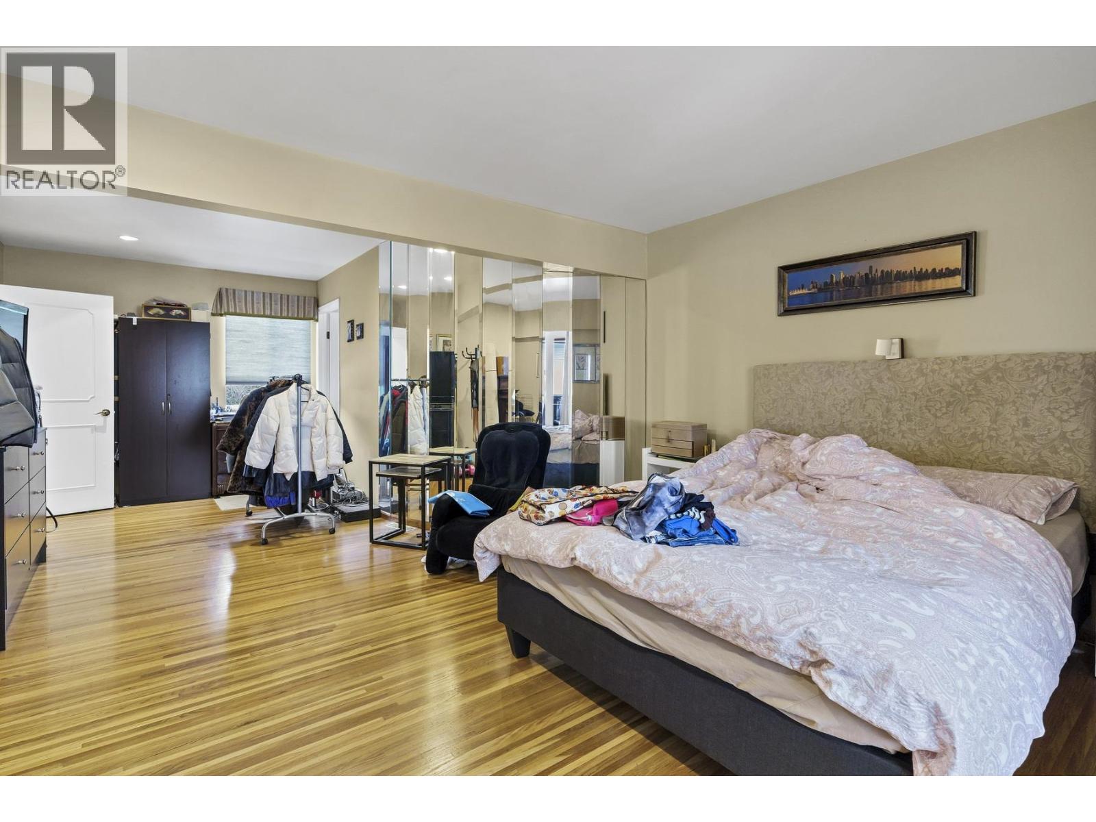 4582 WOODGREEN COURT, West Vancouver