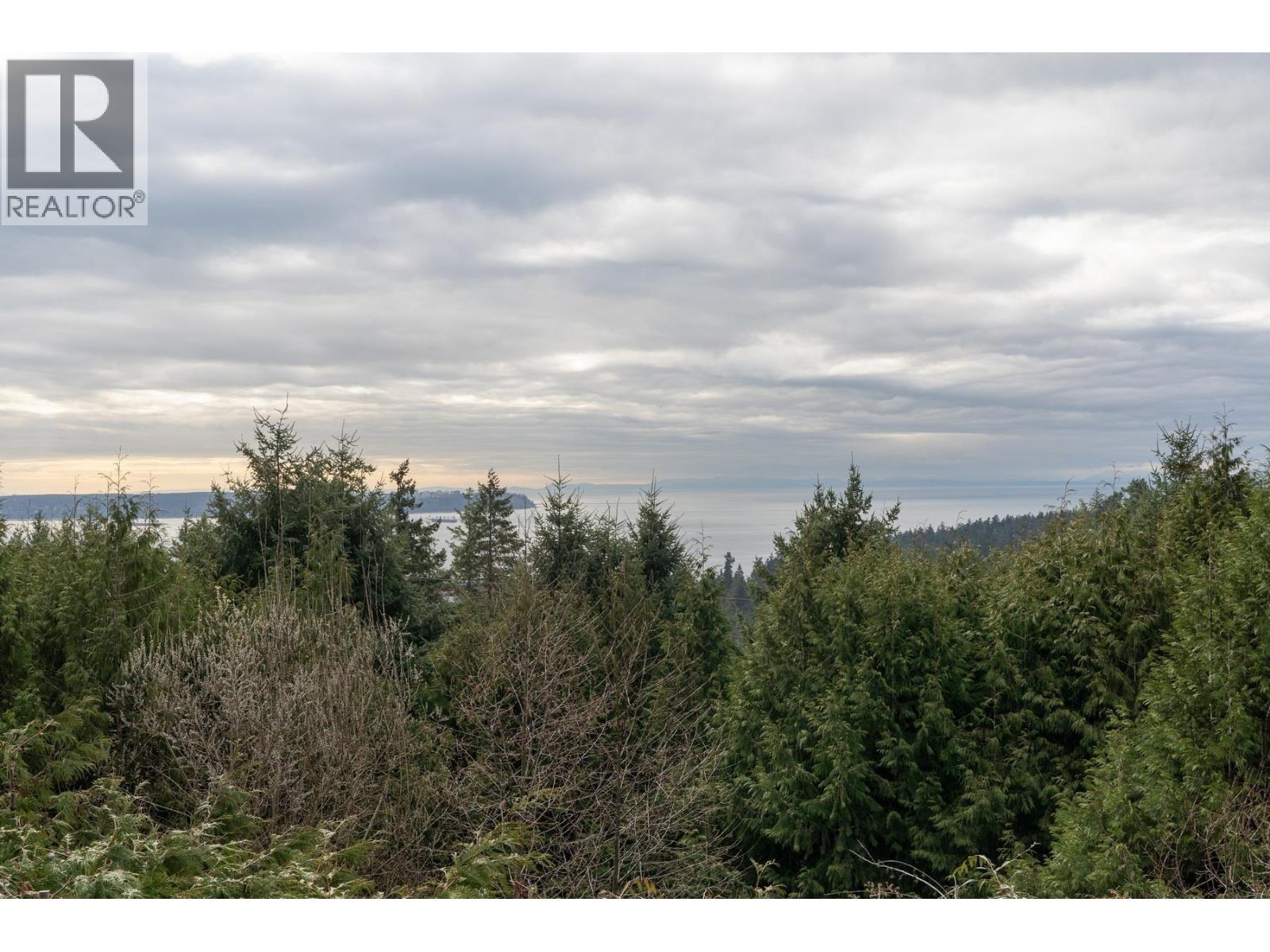 4582 WOODGREEN COURT, West Vancouver
