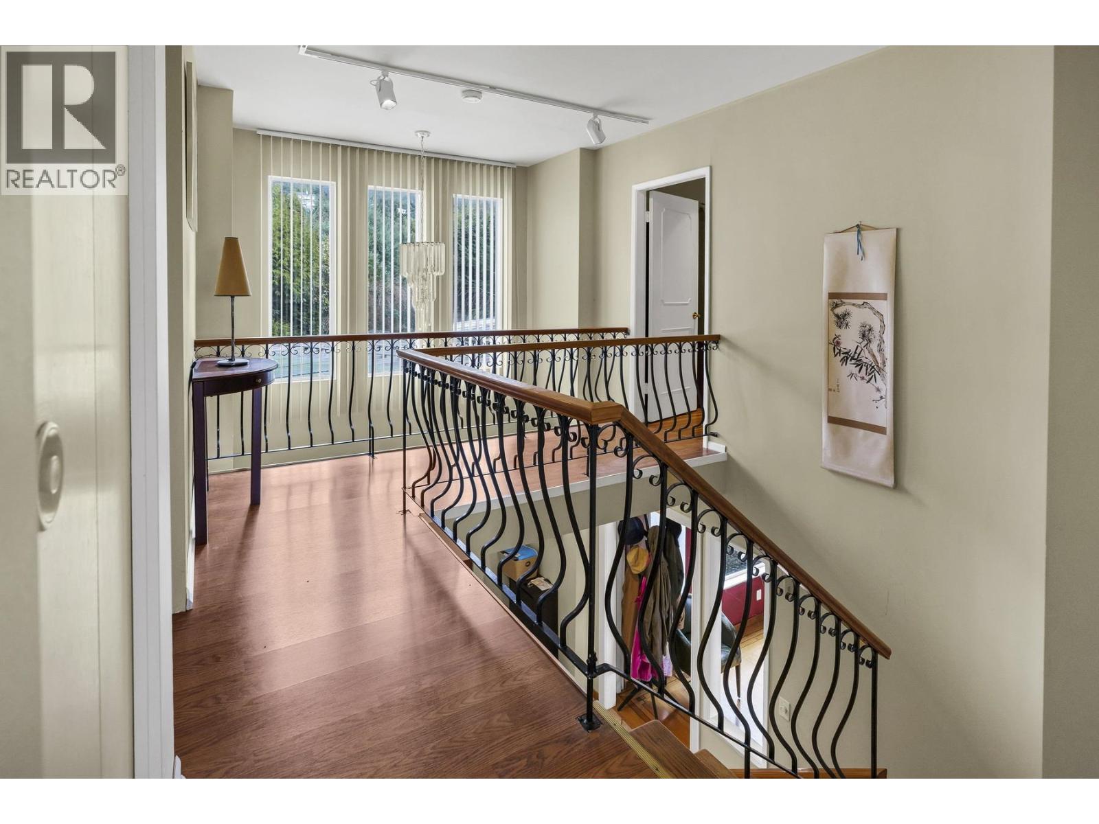 4582 WOODGREEN COURT, West Vancouver