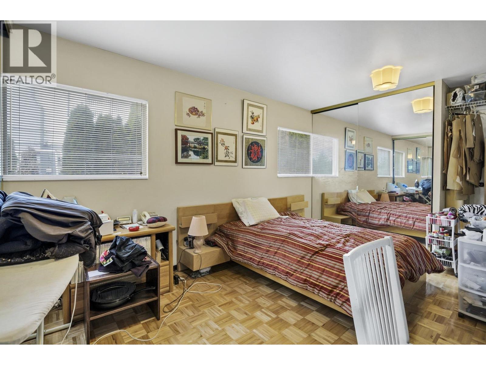 4582 WOODGREEN COURT, West Vancouver