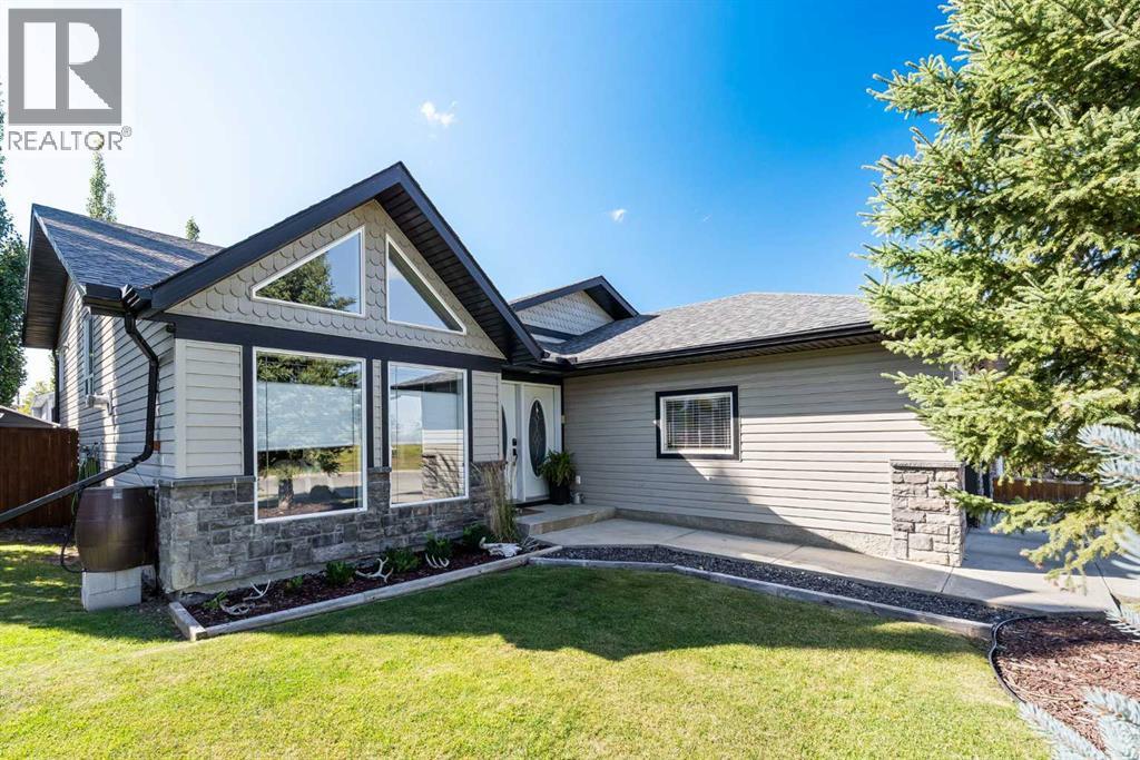 951 3rd Street SW - Photo 3 of 44, Diamond Valley, Alberta