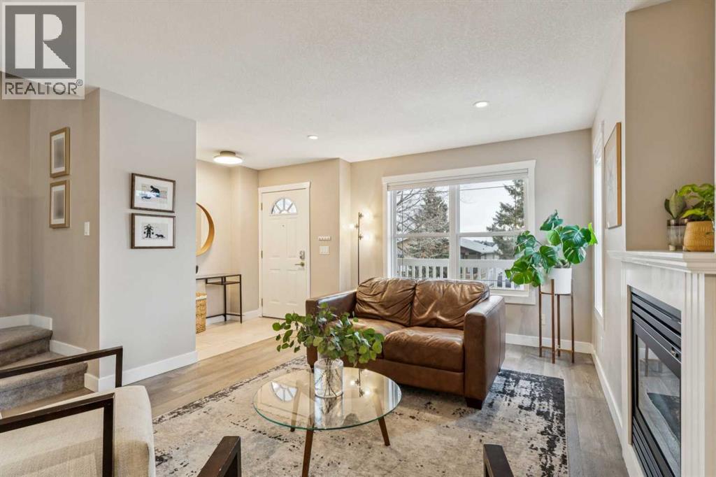 133 25 Avenue NE - Photo 4 of 34, Calgary, Alberta