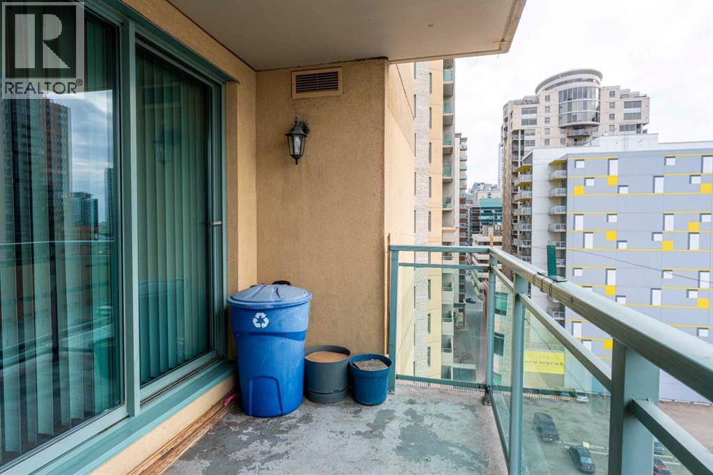 Single Family House for Sale in    Avenue SW Downtown West End Calgary 