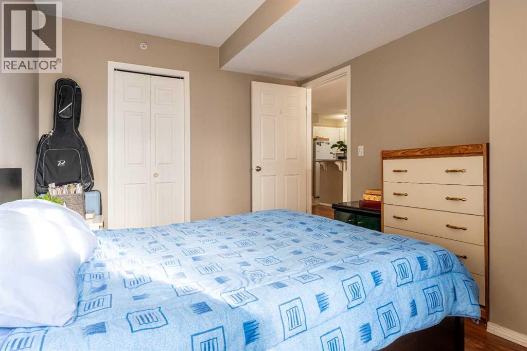 Single Family House for Sale in    Avenue SW Downtown West End Calgary 