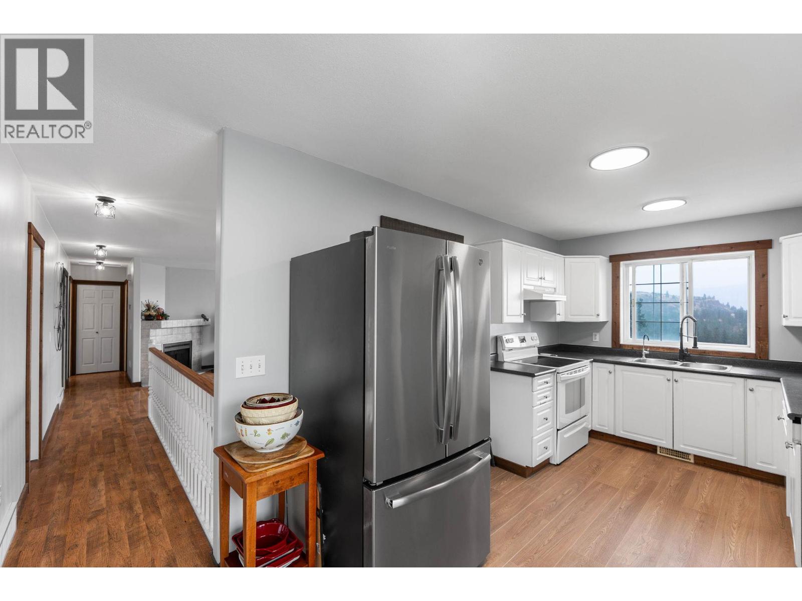  3052 Ensign Way, West Kelowna