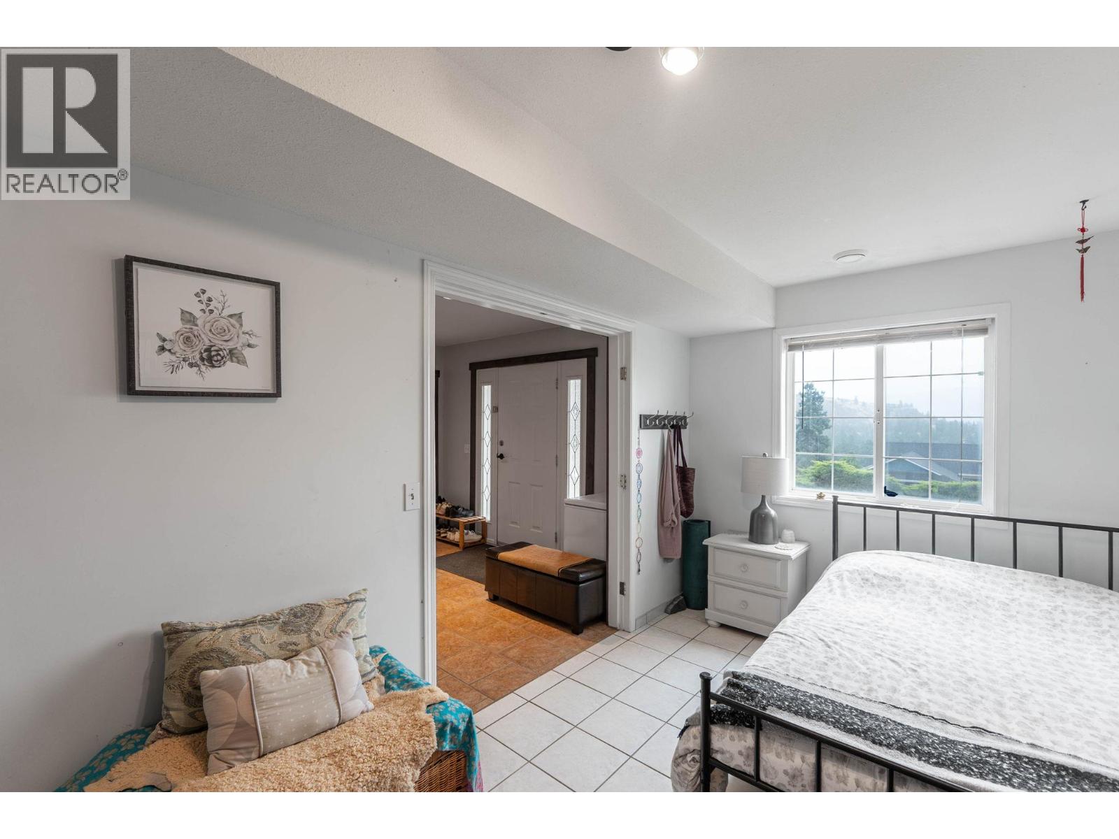  3052 Ensign Way, West Kelowna