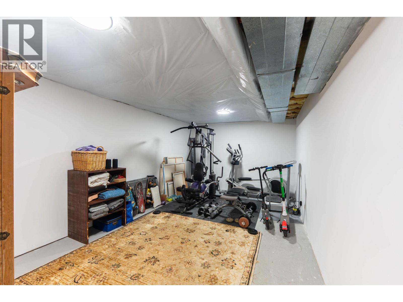  3052 Ensign Way, West Kelowna