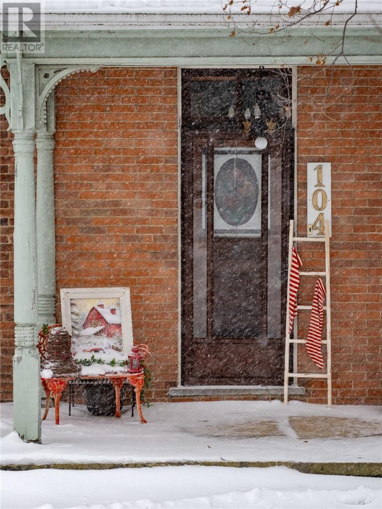 104 Arthur Street - Photo 2 of 75, Manitowaning, Ontario