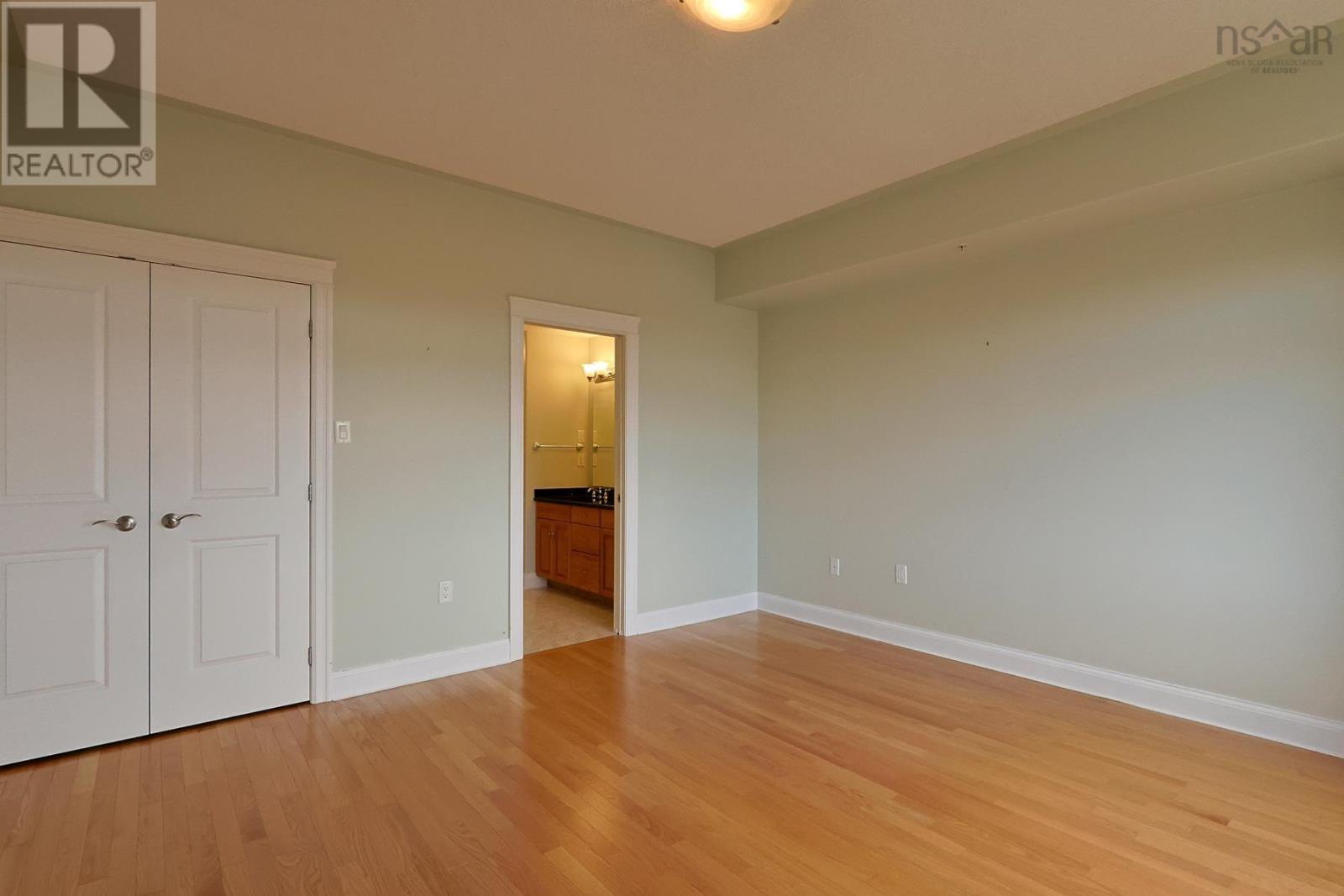 Property 20 of 29 of 205 60 Walter Havill Drive