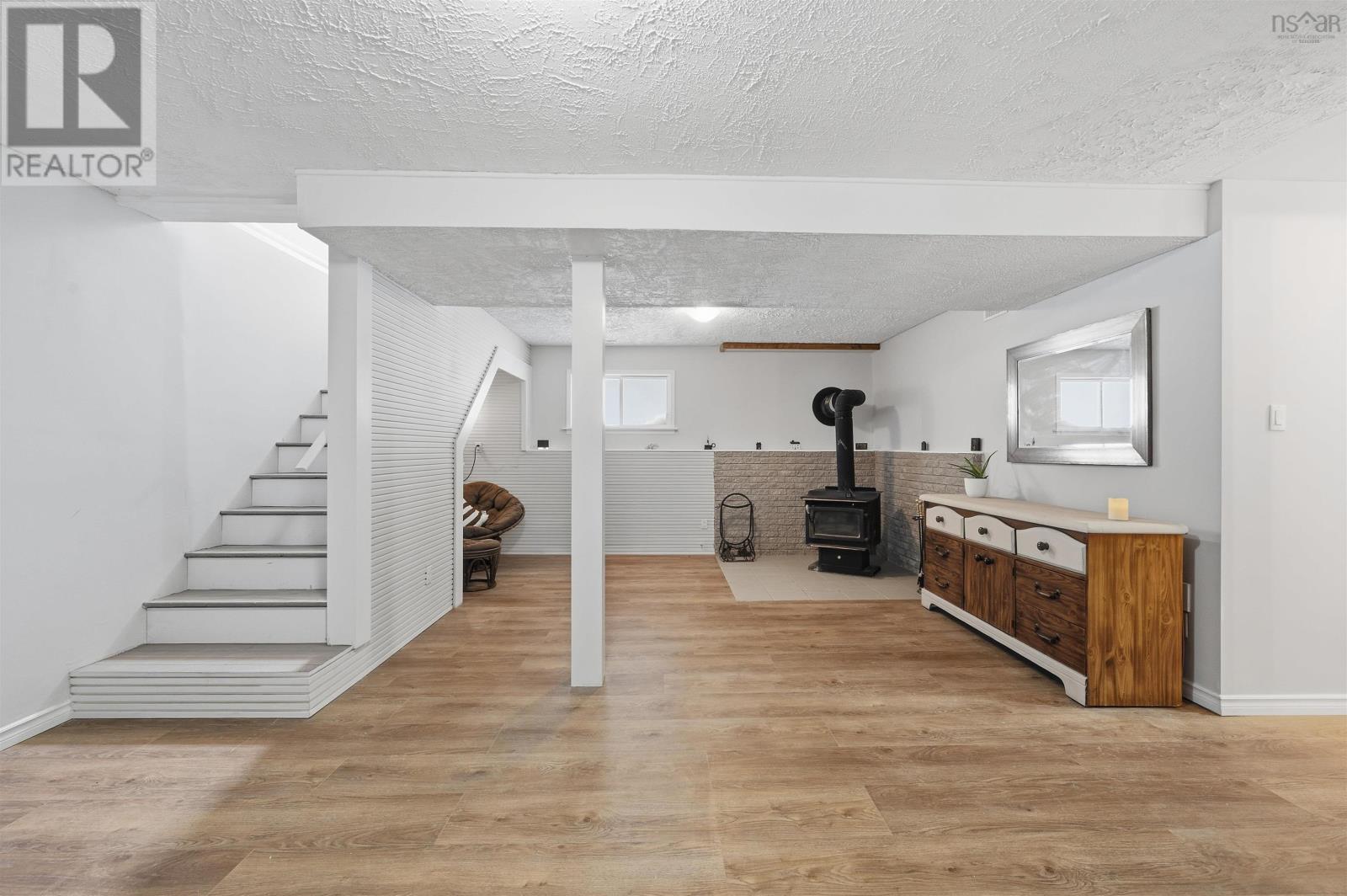 Property 23 of 40 of 163 Quaker Crescent