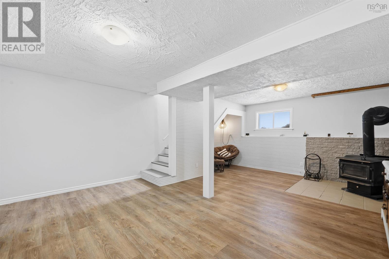 Property 25 of 40 of 163 Quaker Crescent