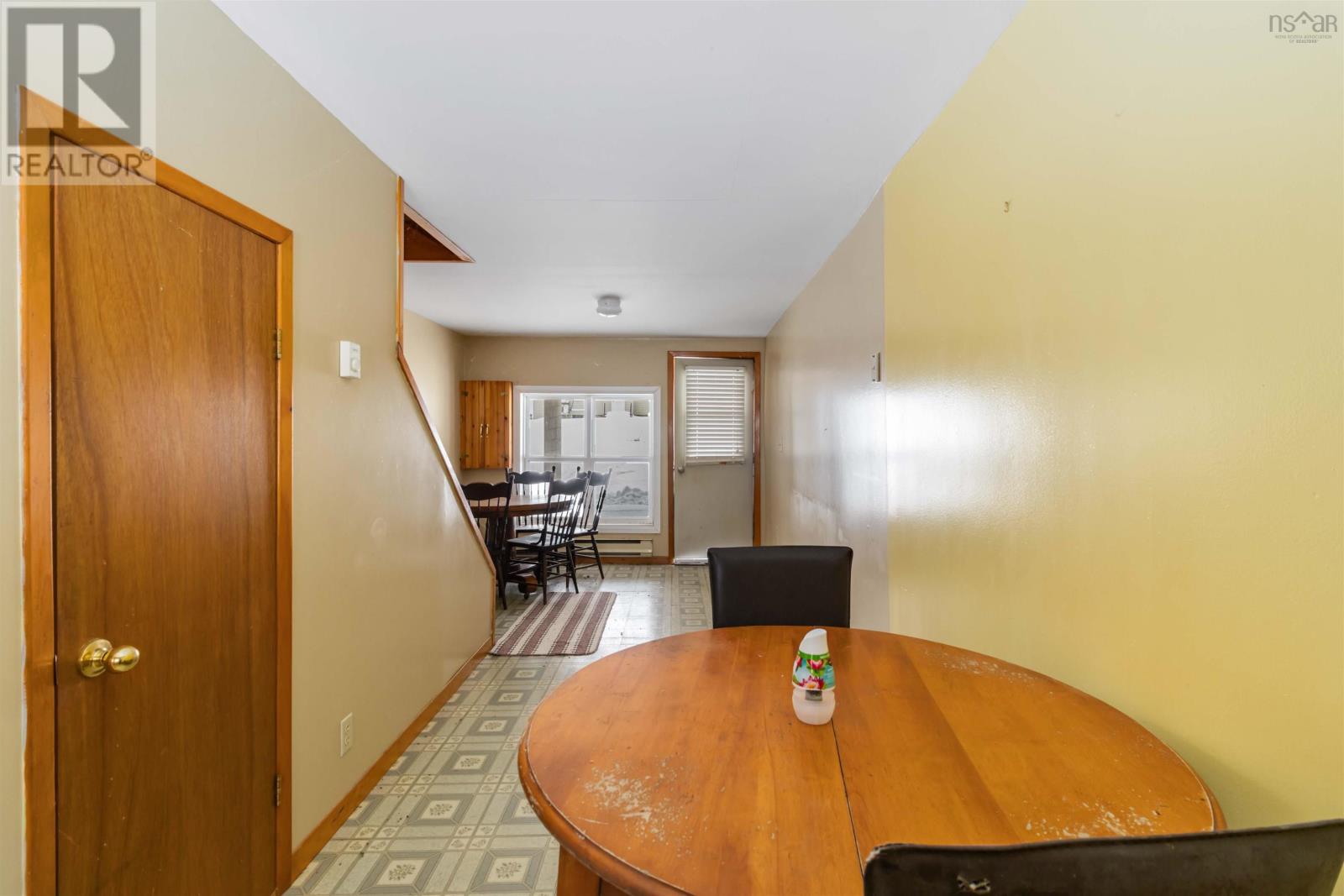 Property 33 of 50 of 68 Croft Avenue