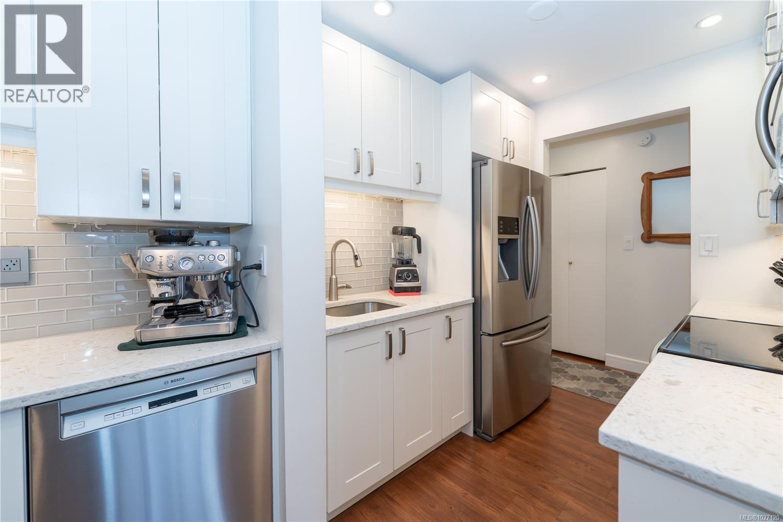 109 105 Gorge Road East, Victoria