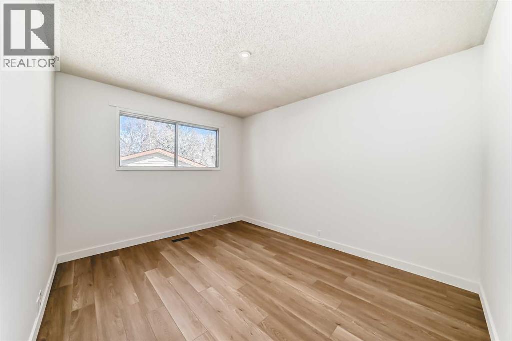 Single Family House 3 Level for Sale in  Cedarwood Place SW Cedarbrae Calgary 