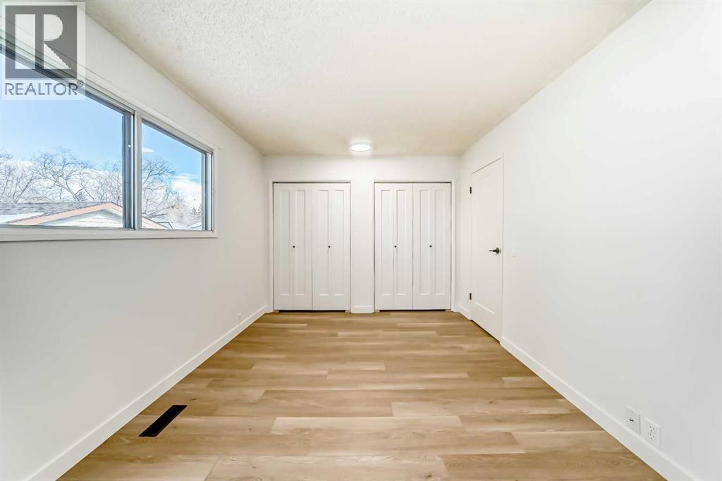 Single Family House 3 Level for Sale in  Cedarwood Place SW Cedarbrae Calgary 