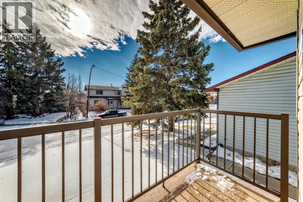 Single Family House 3 Level for Sale in  Cedarwood Place SW Cedarbrae Calgary 