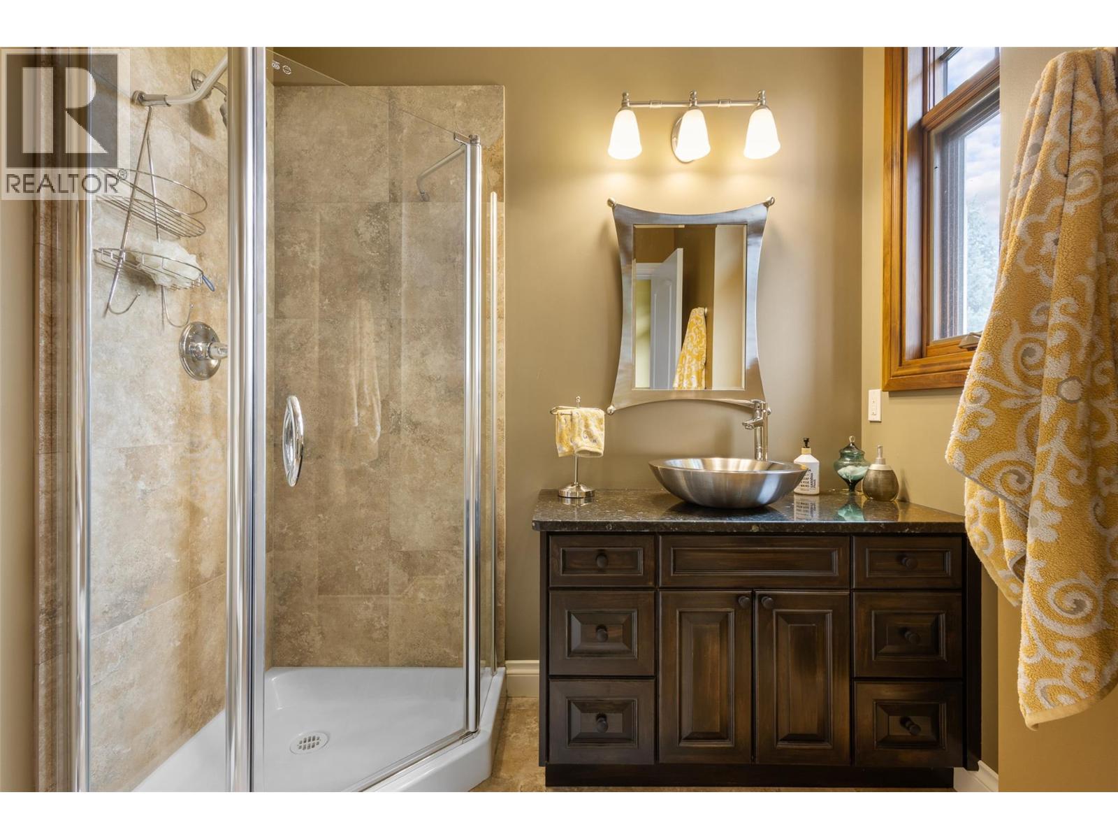  14911 Oyama Road, Oyama