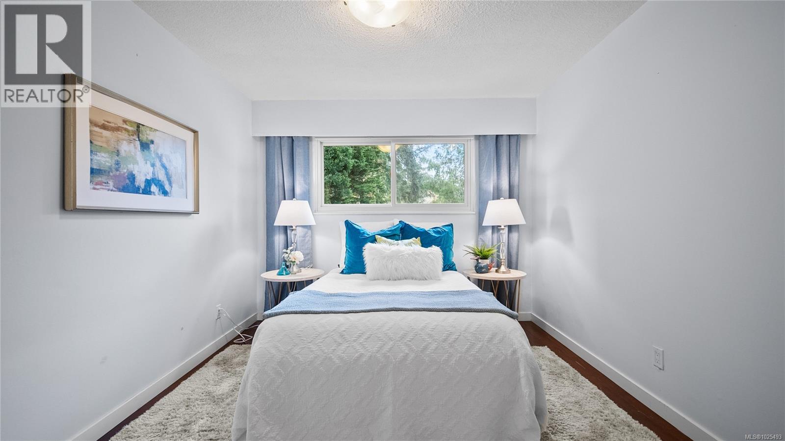 1 3274 Rutledge Street, Saanich