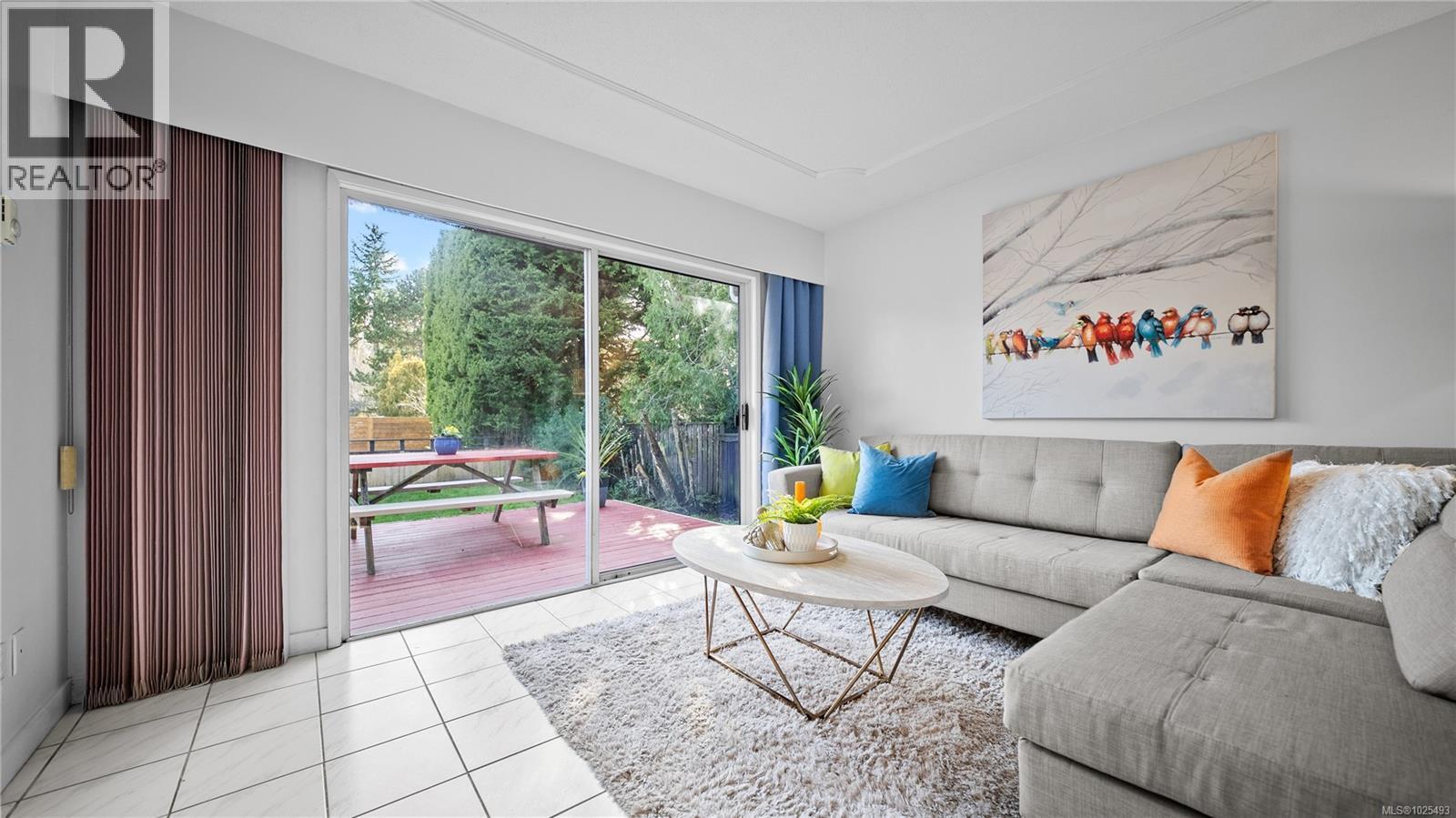 1 3274 Rutledge Street, Saanich