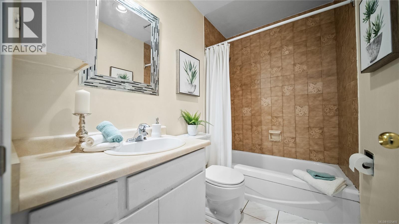 1 3274 Rutledge Street, Saanich