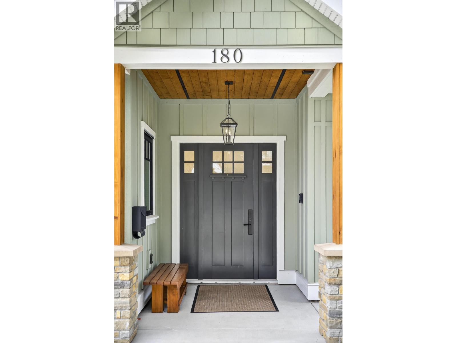 180 DOUGLAS Crescent - photo 2