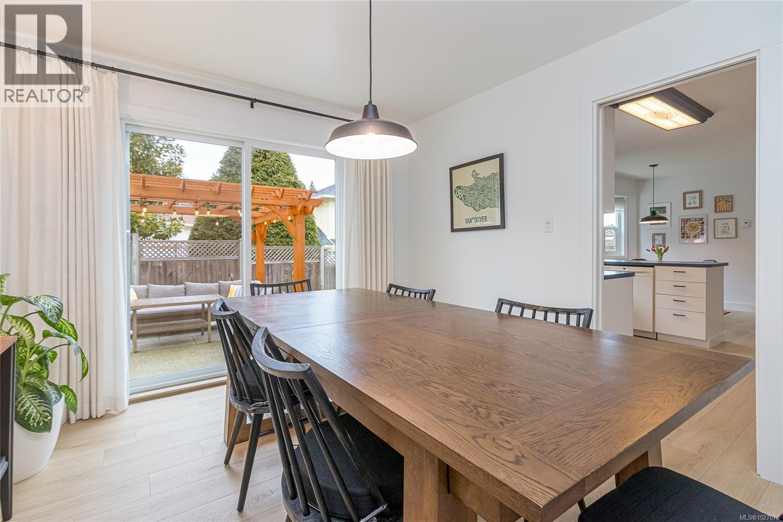 2060 BERKSHIRE PL - 28