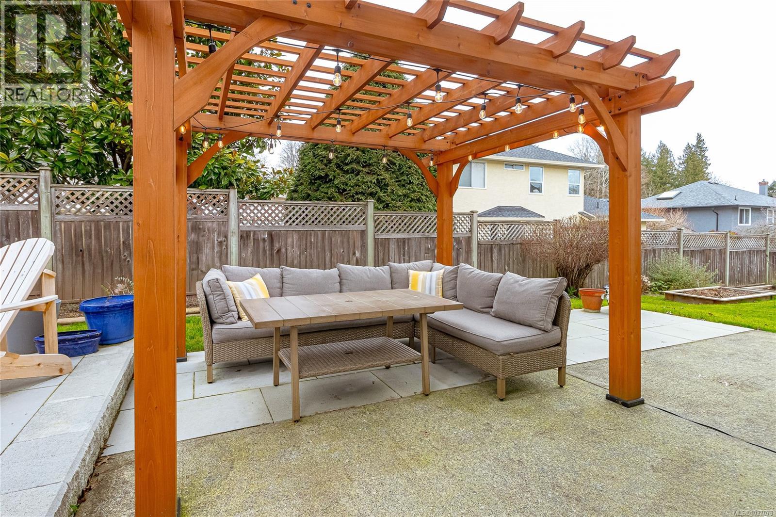 2060 BERKSHIRE PL - 52