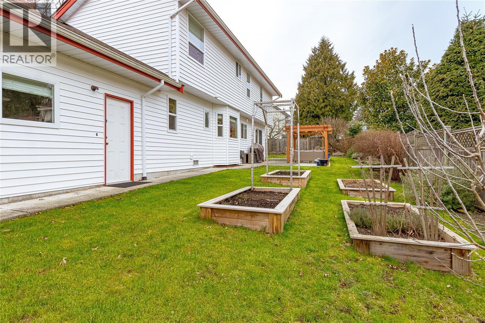 2060 BERKSHIRE PL - 57