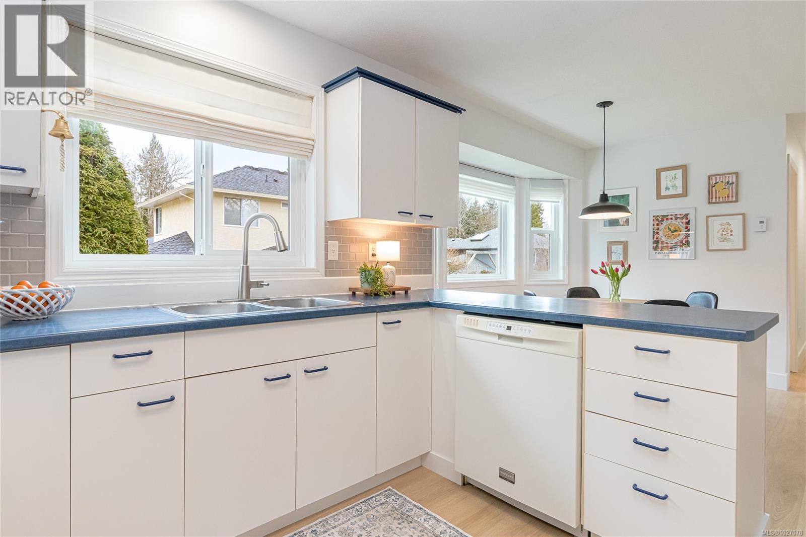 2060 BERKSHIRE PL - 8