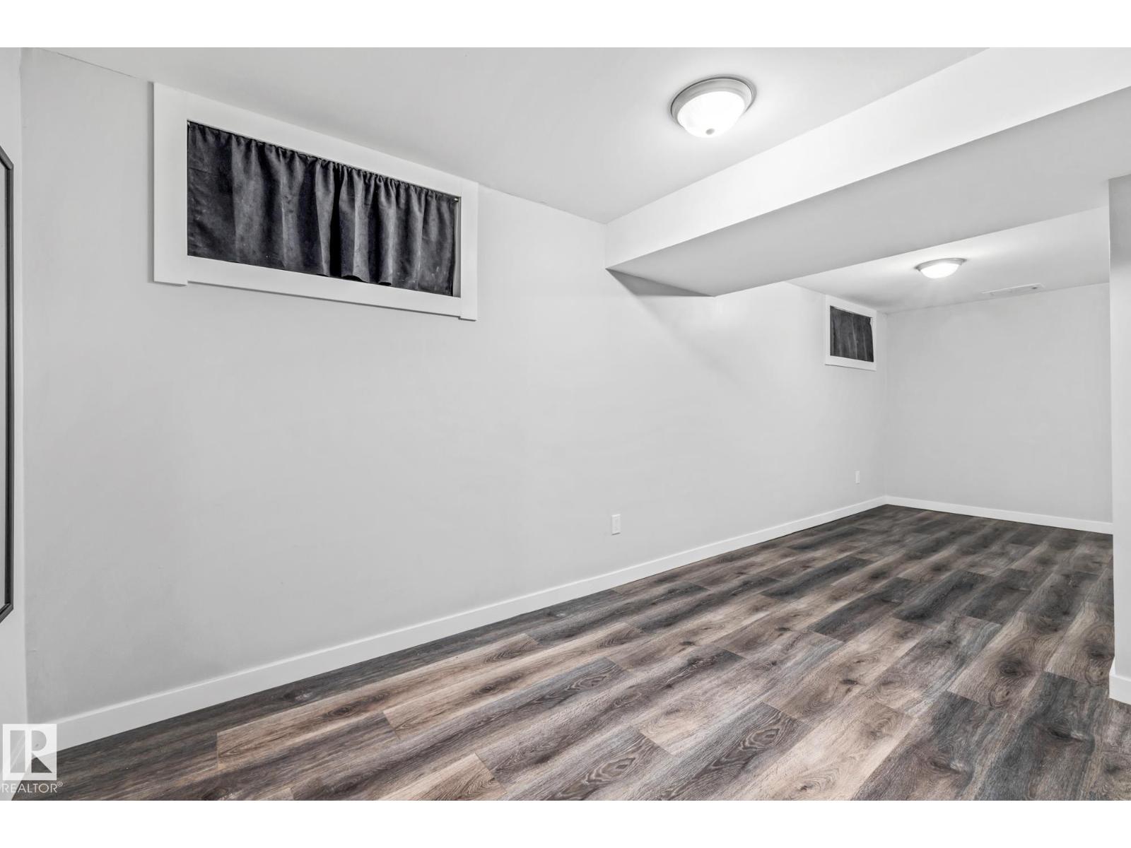 
          5911 119 AV NW
            <br/>
            <span>Edmonton</span>
            , 
            <span>AB</span>
             <span>T5W1J5</span>
         - Photo 22