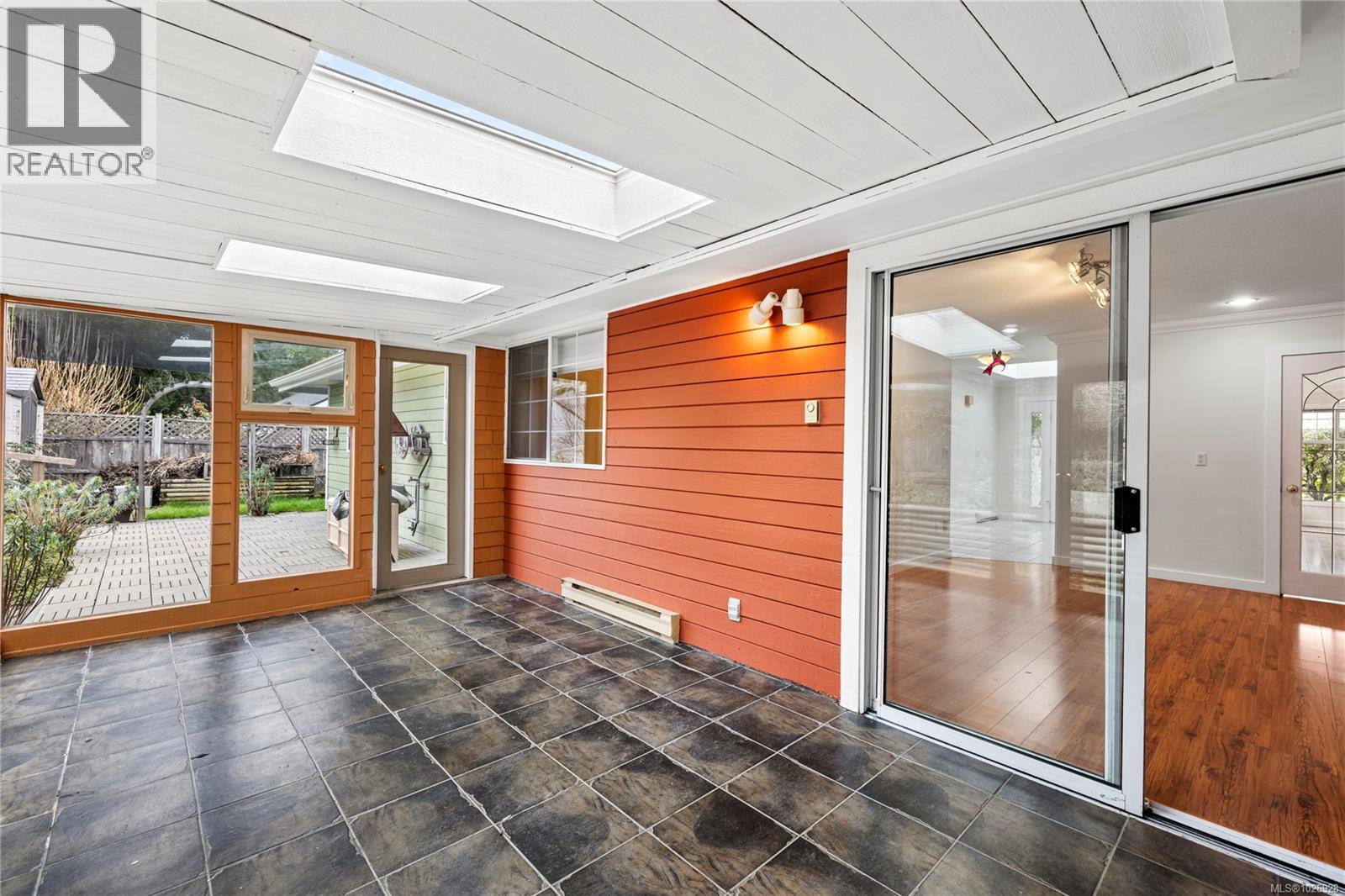 559 HOLLYWOOD RD - 12