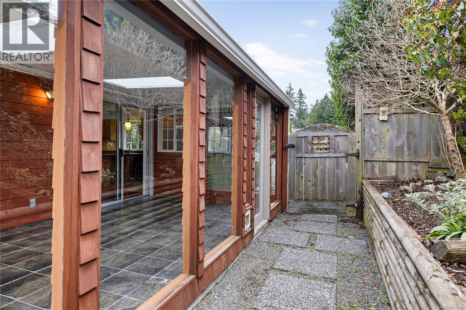 559 HOLLYWOOD RD - 25