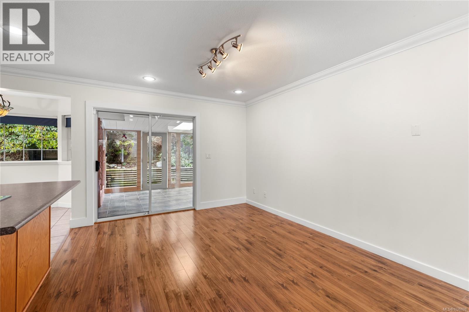 559 HOLLYWOOD RD - 9