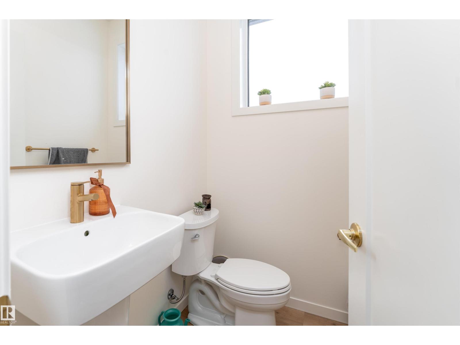 427 39 ST SW - 21