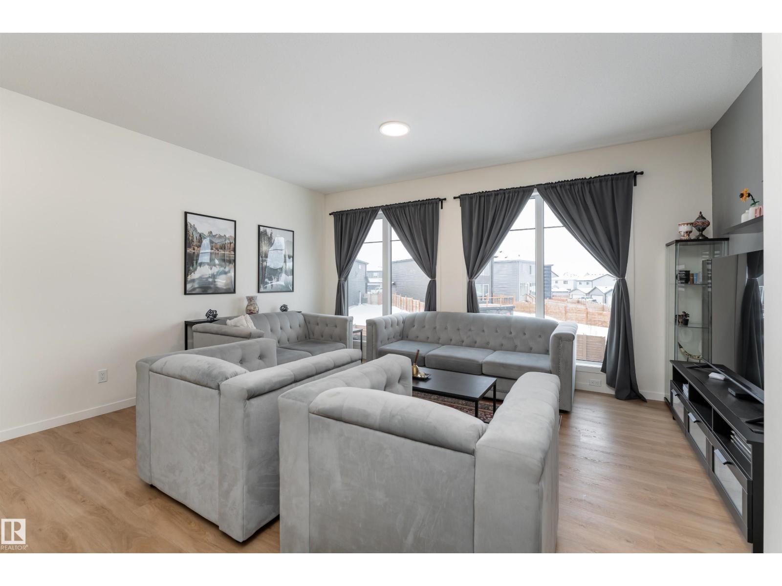 427 39 ST SW - 16
