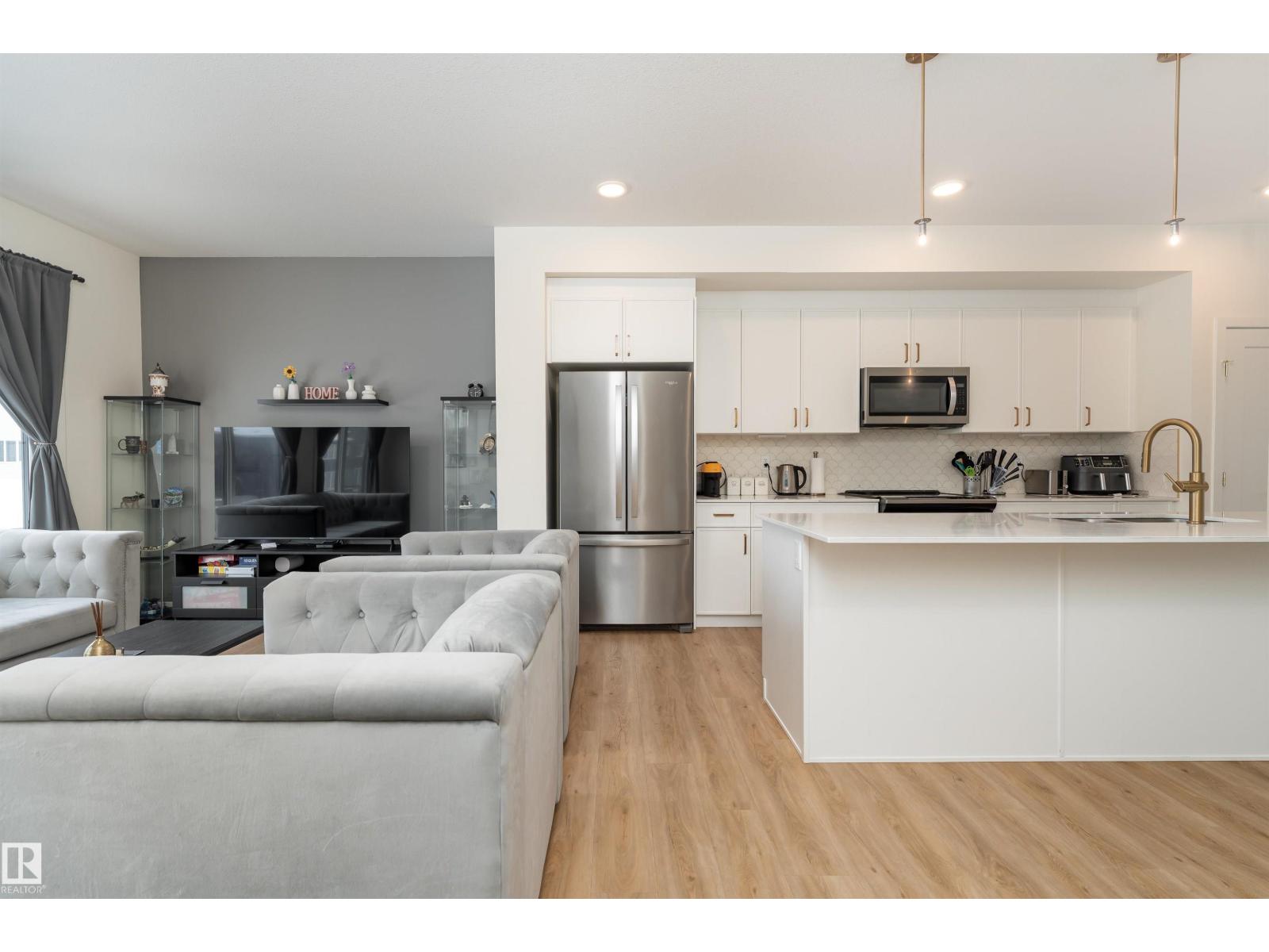 427 39 ST SW - 15