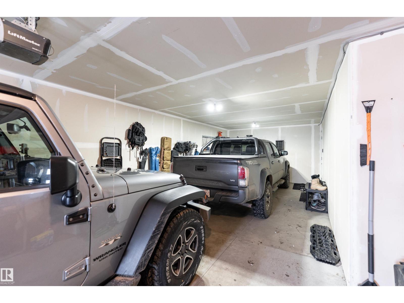 427 39 ST SW - 42