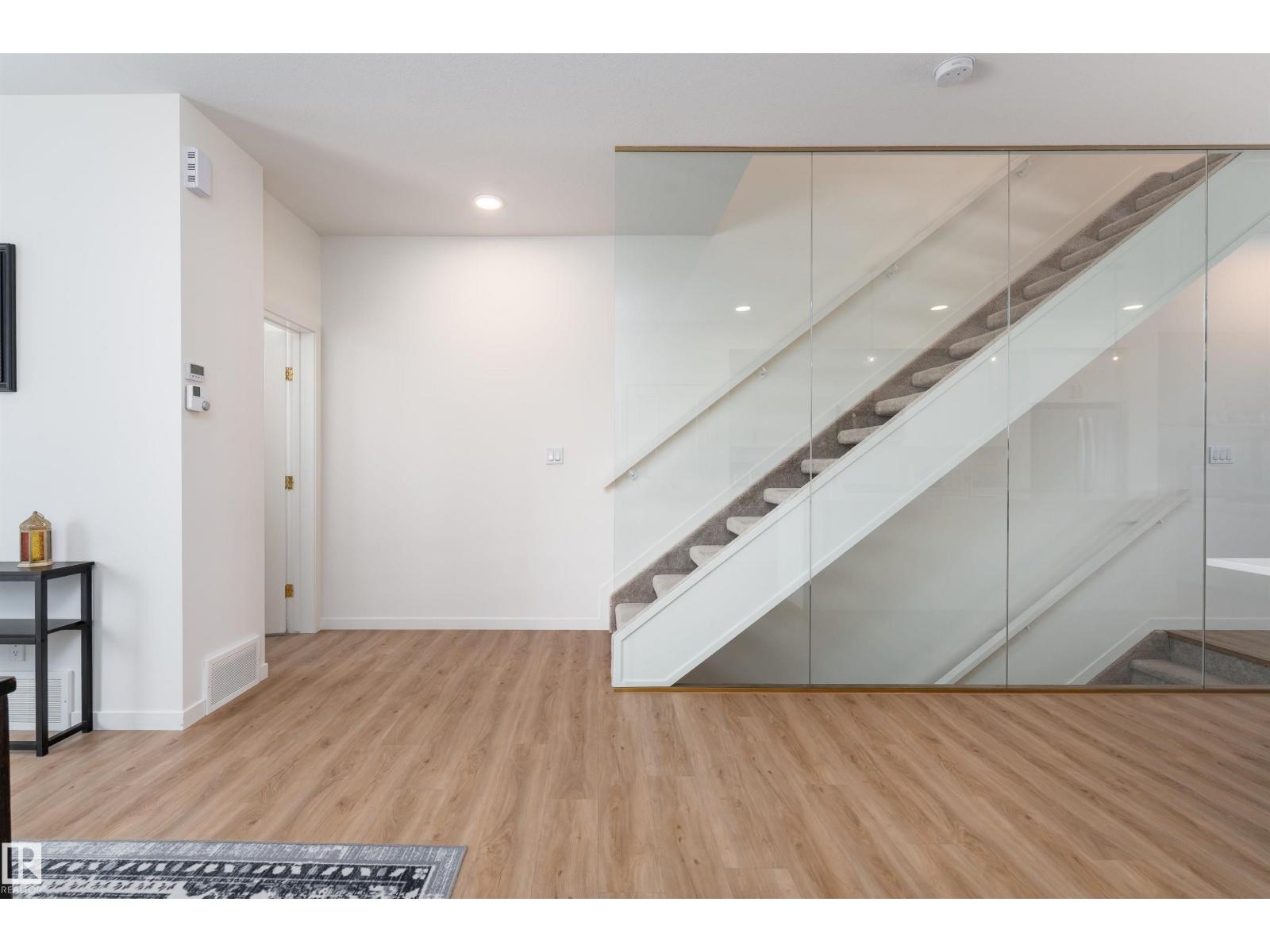 427 39 ST SW - 20