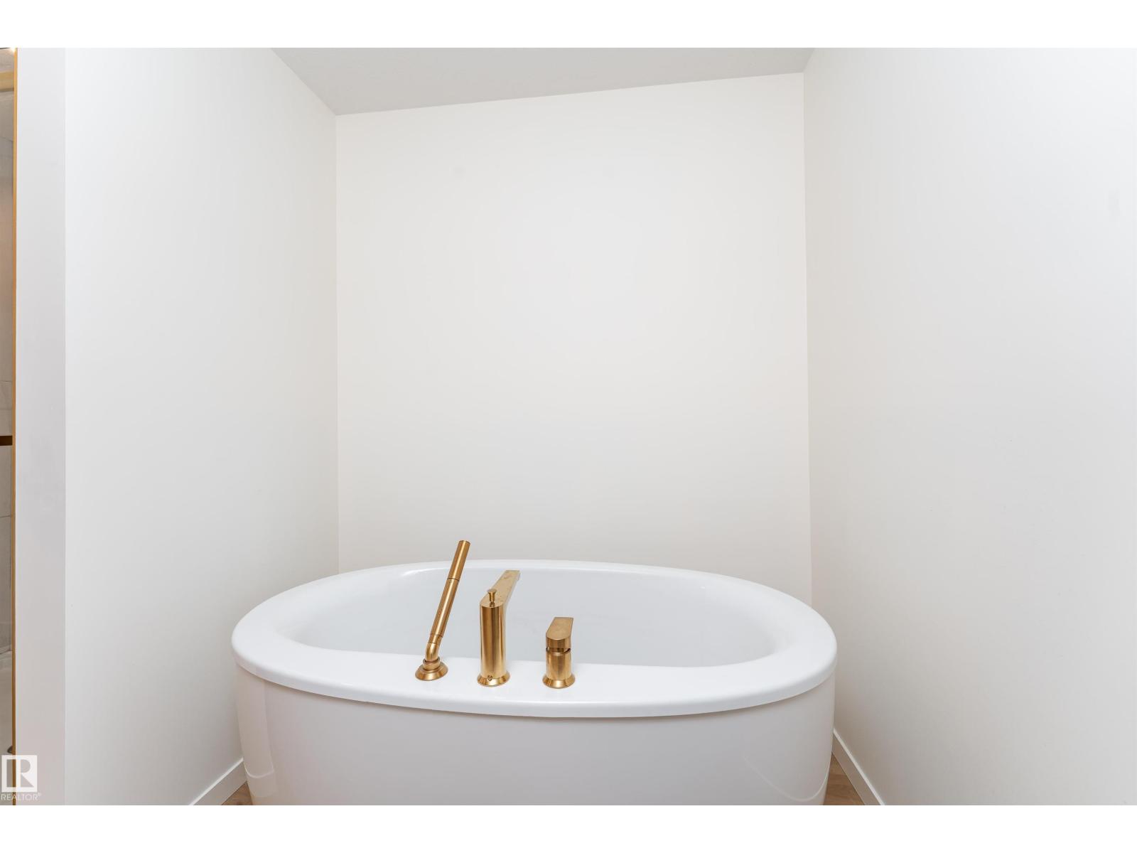 427 39 ST SW - 28