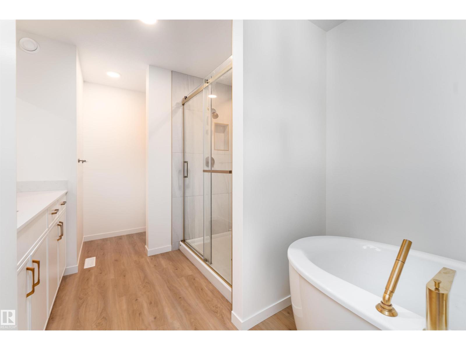 427 39 ST SW - 29