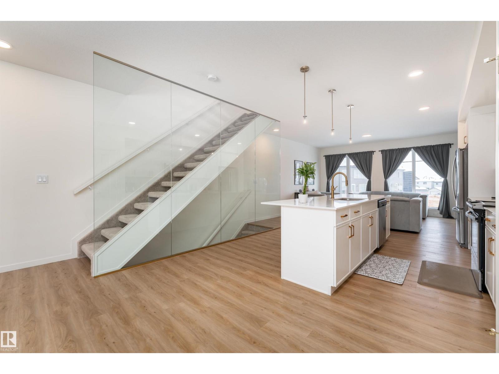 427 39 ST SW - 9
