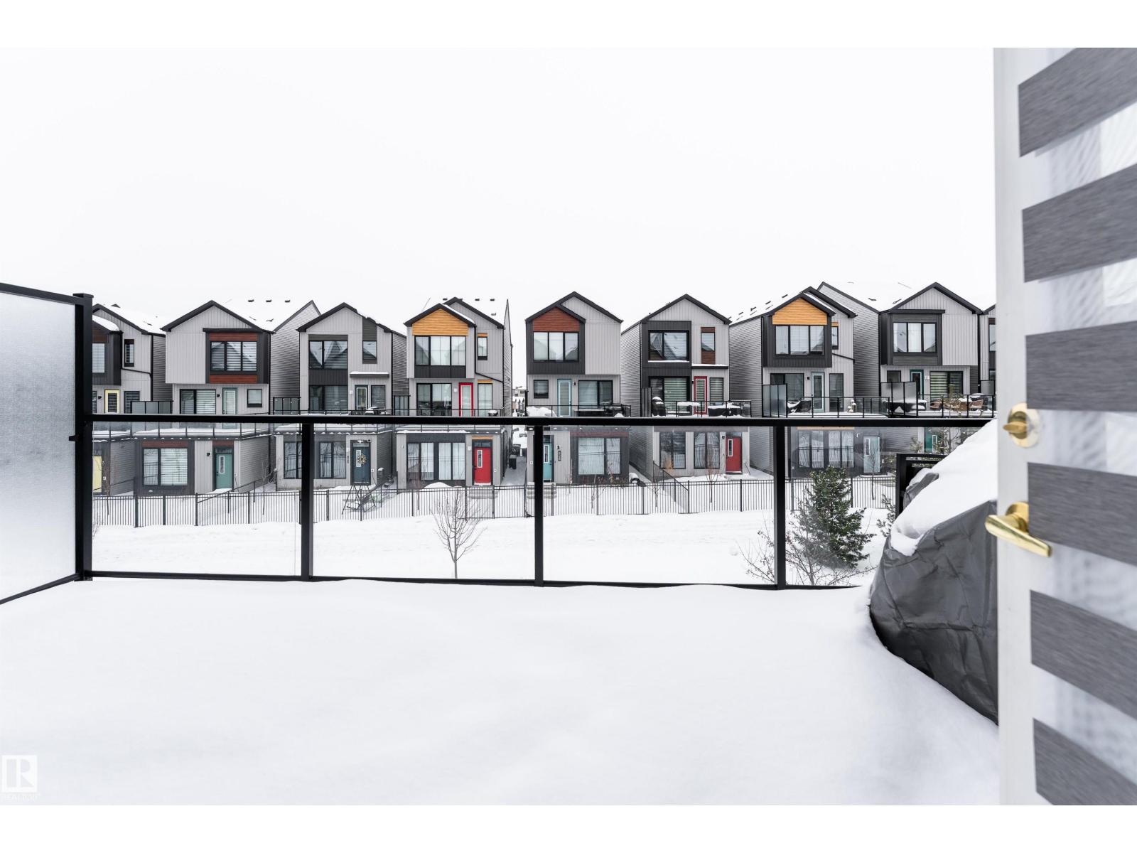 427 39 ST SW - 39