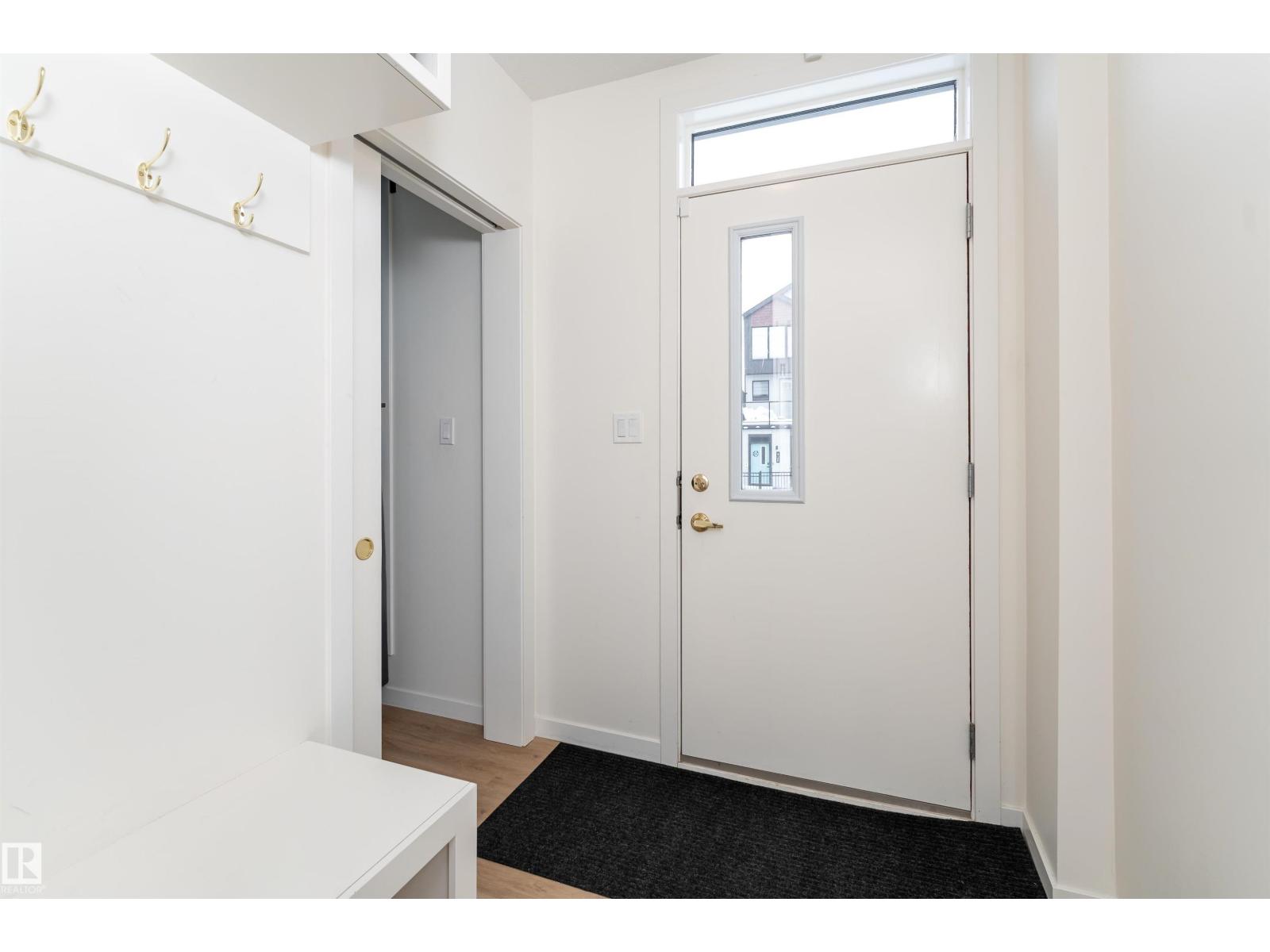 427 39 ST SW - 2