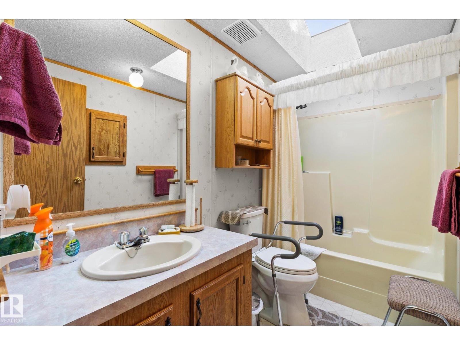 89 3400 48, Stony Plain