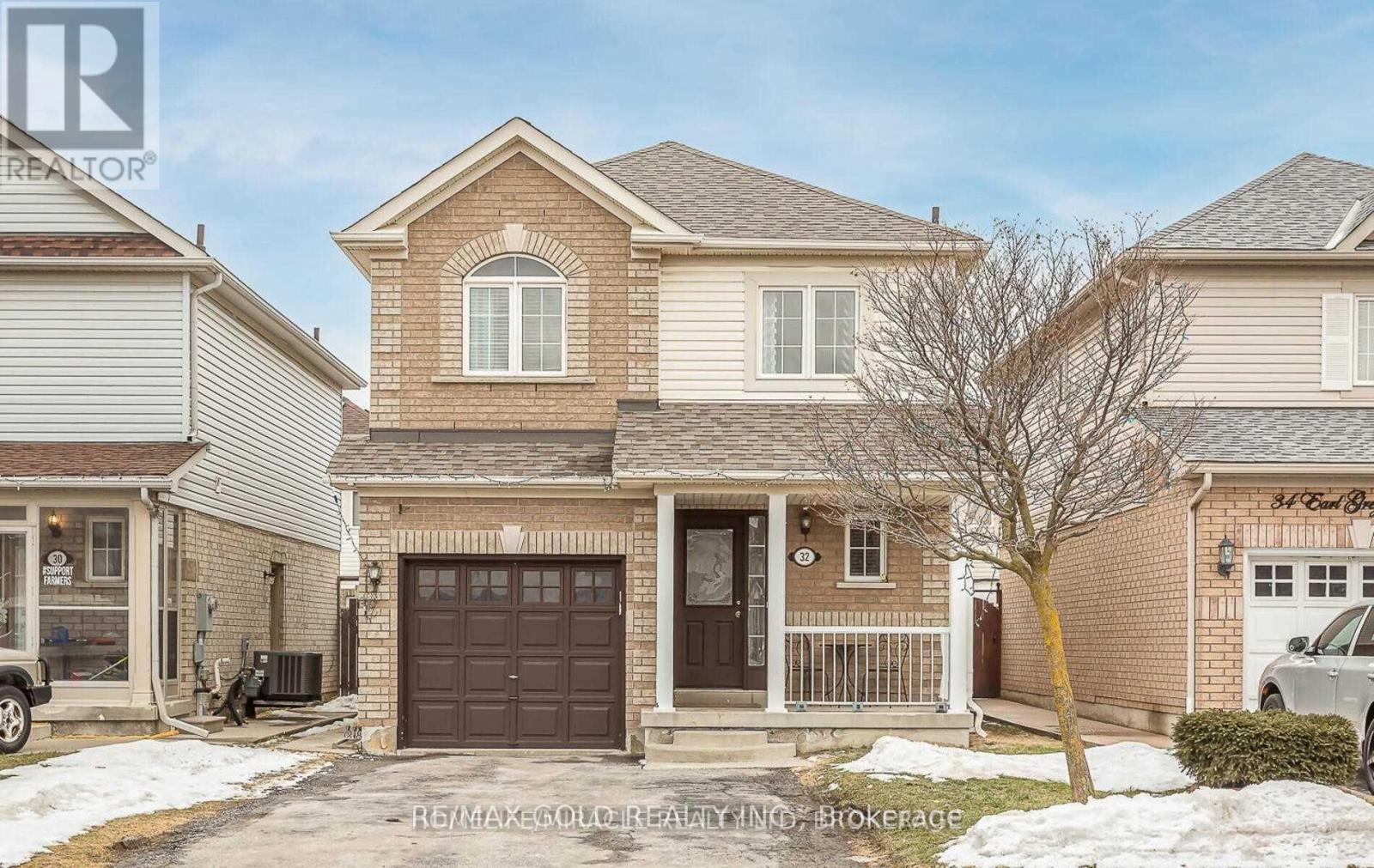 32 Earl Grey Crescent