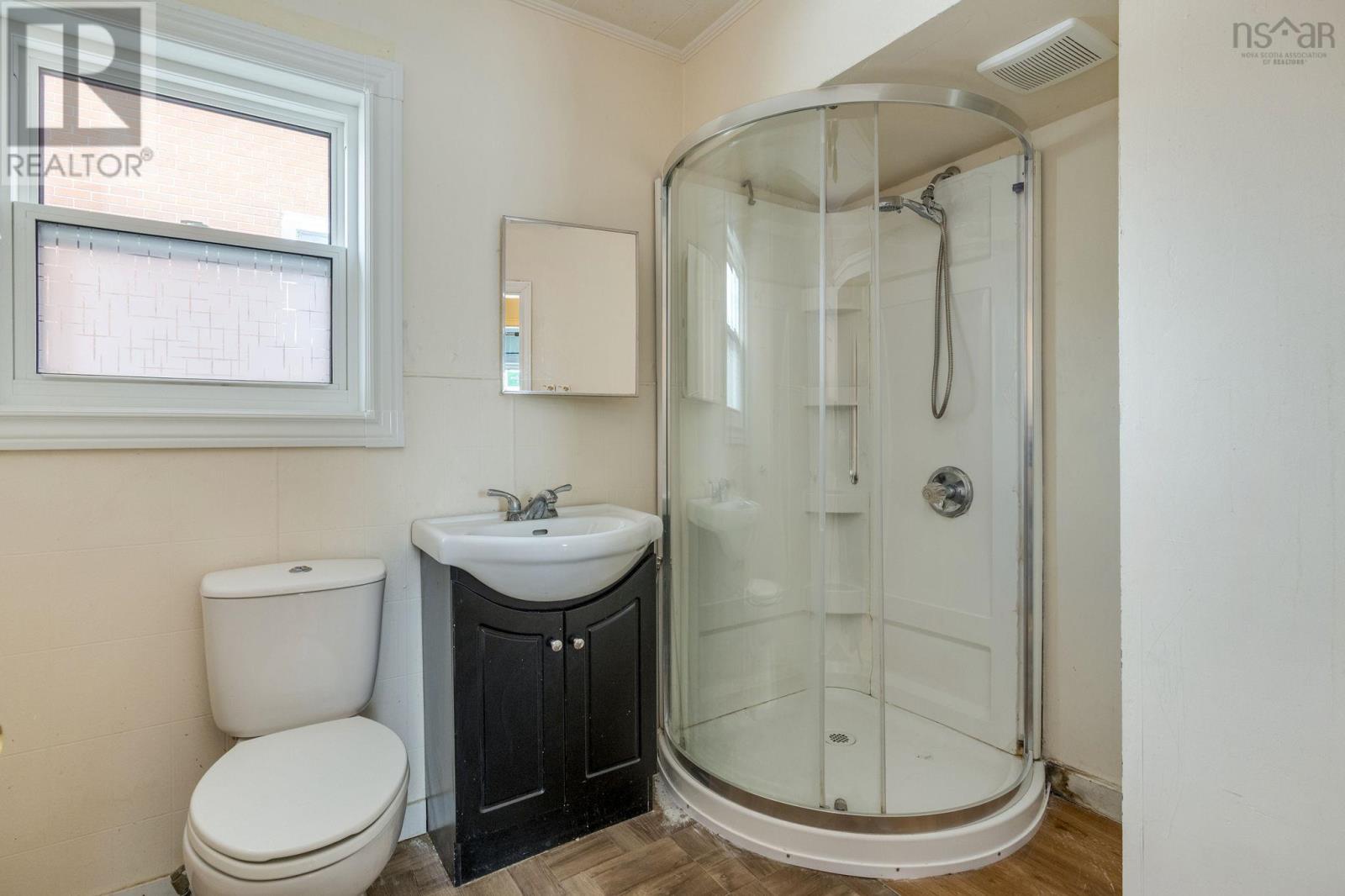 Property 16 of 37 of 16 High Street