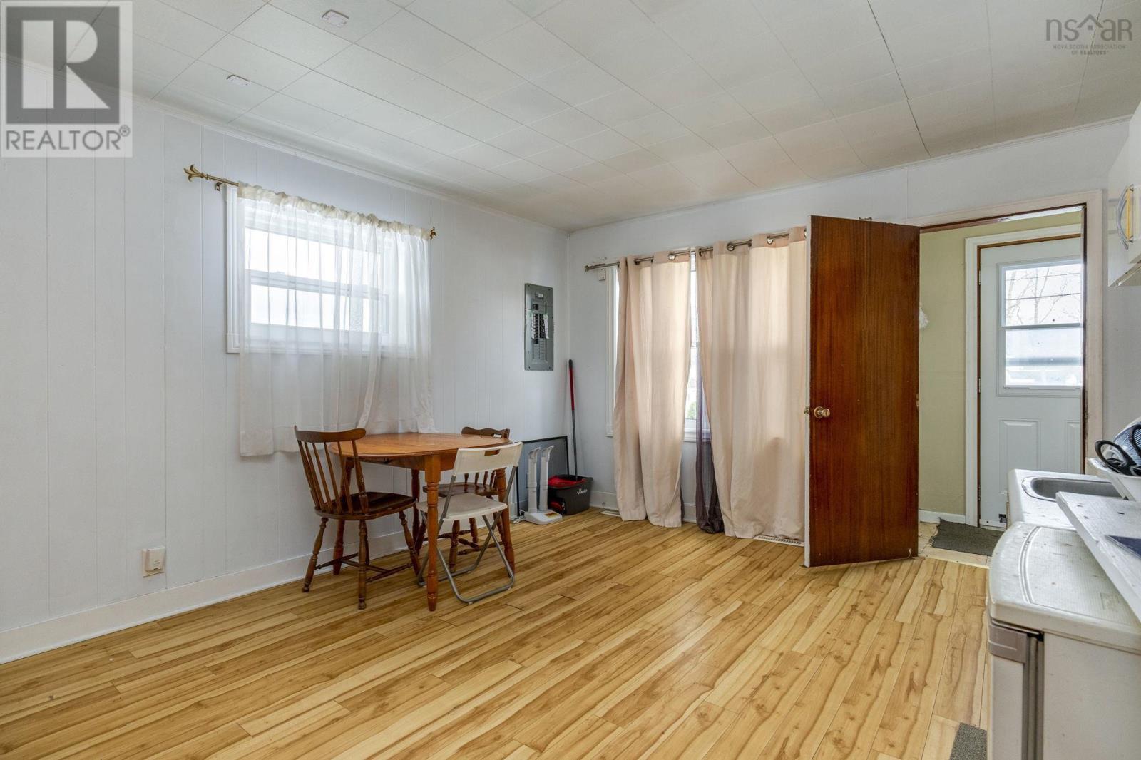 Property 18 of 37 of 16 High Street