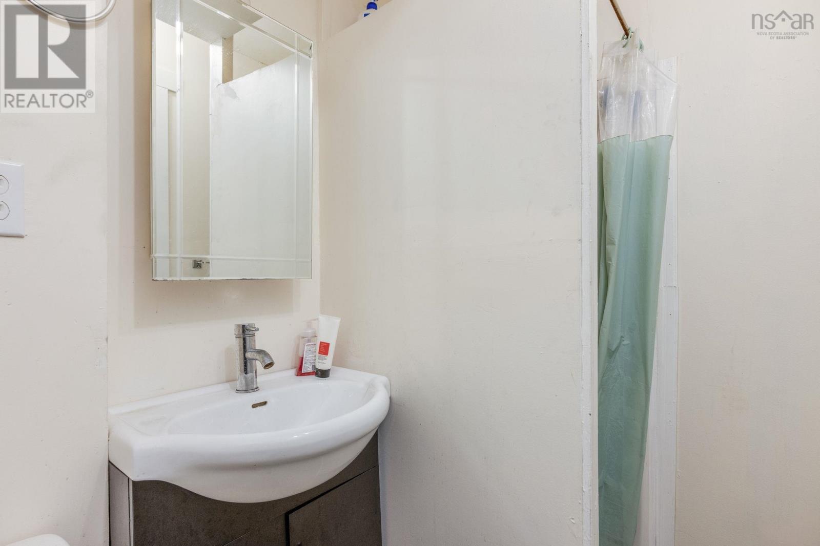 Property 26 of 37 of 16 High Street